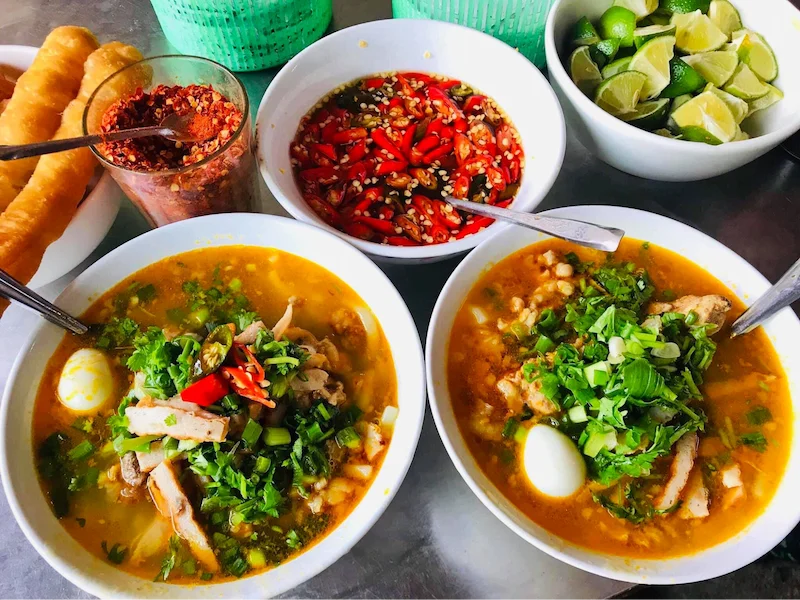 Ăn gì ở Đà Nẵng? 15 món ngon và đặc sản nhất định phải thử - Travel Easy