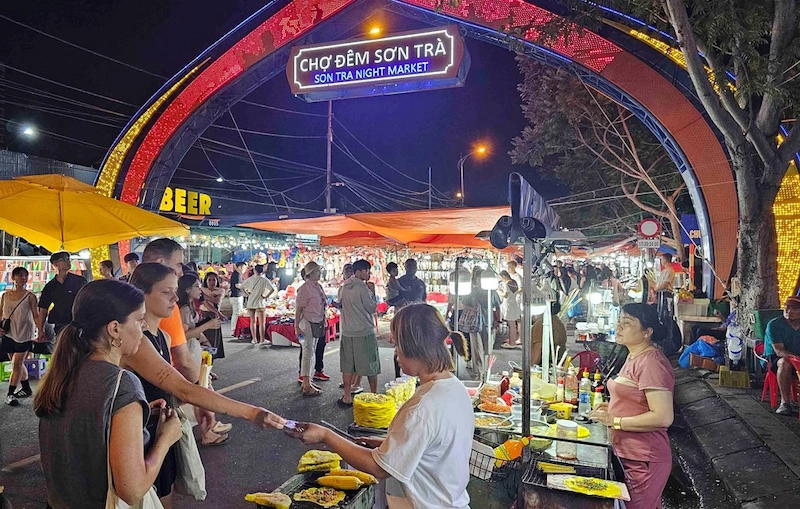 Đà Nẵng về đêm có gì chơi? - TravelEasy