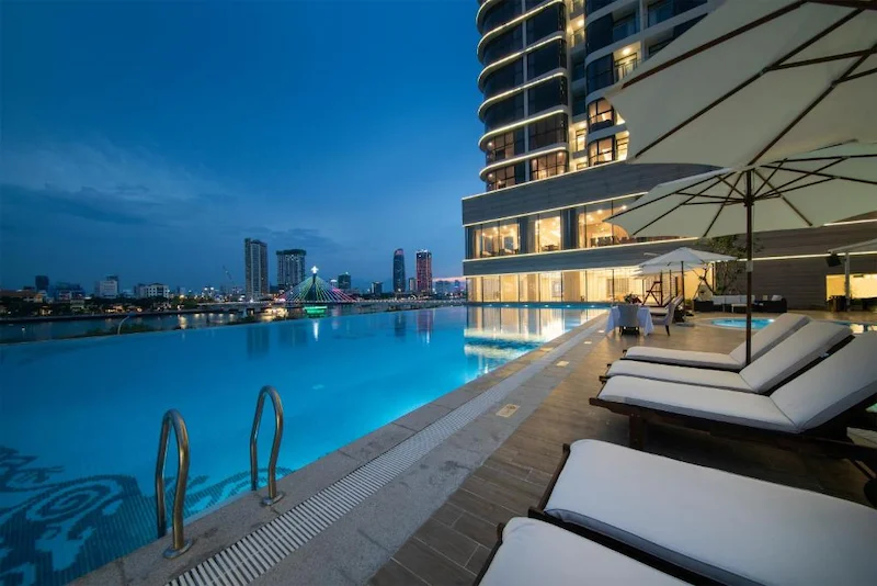 Top 12 rooftop, nhà hàng xem pháo hoa Đà Nẵng view đẹp - Travel Easy