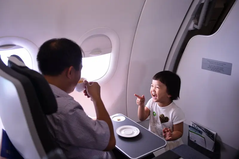 Kinh nghiệm đi máy bay lần đầu - TravelEasy