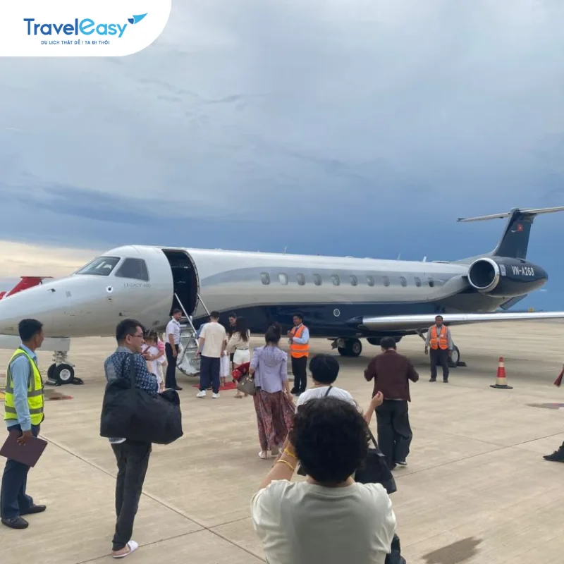 Chuyến bay charter (Charter flight) là chuyến bay được thuê riêng