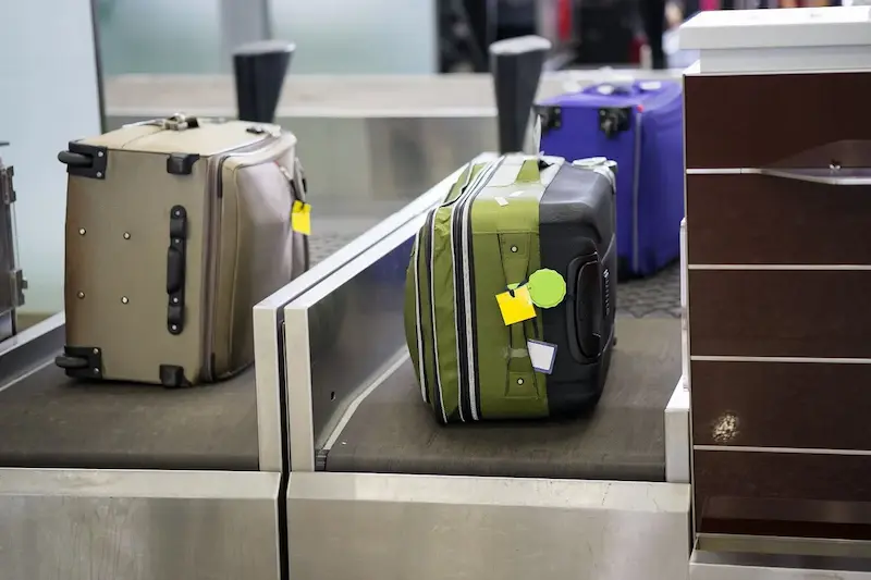 Kinh nghiệm đi máy bay lần đầu - TravelEasy