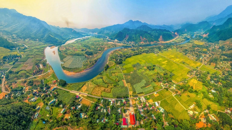 Du lịch Hòa Bắc Đà Nẵng: Điểm cắm trại "chữa lành" lý tưởng - TravelEasy