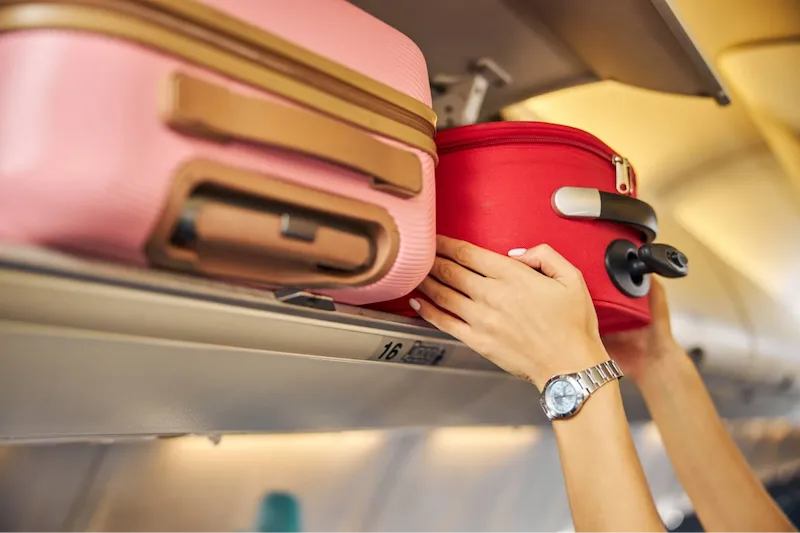 Kinh nghiệm đi máy bay lần đầu - TravelEasy