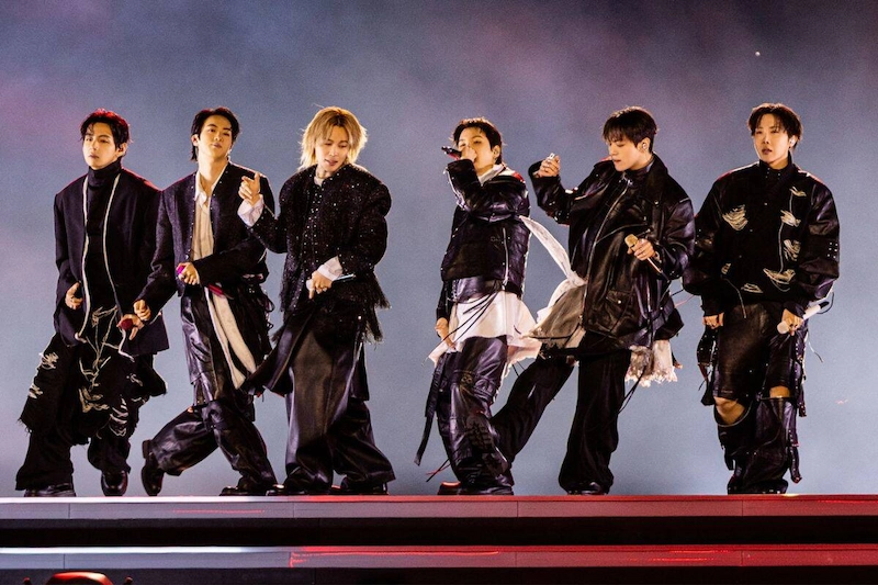 Tất tần tật concert BTS 2026: Lịch trình, giá vé và cách săn - TravelEasy