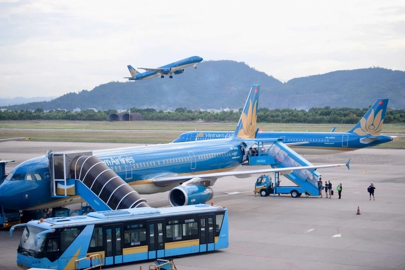 Cập nhật vé máy bay Tết 2027 - TravelEasy