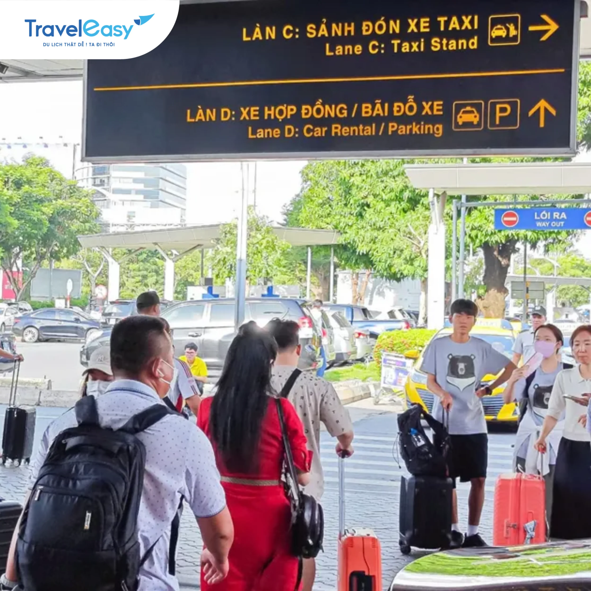 Hành khách có thể đón taxi tại các điểm quy định theo hướng dẫn của nhân viên nhà ga.