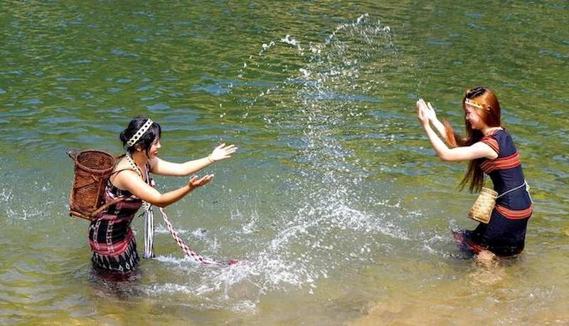 Du lịch Hòa Bắc Đà Nẵng: Điểm cắm trại "chữa lành" lý tưởng - TravelEasy