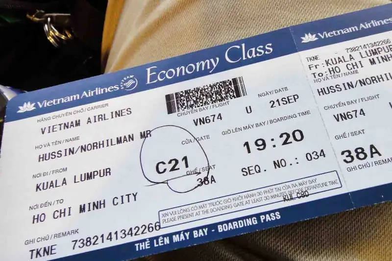 Kinh nghiệm đi máy bay lần đầu - TravelEasy