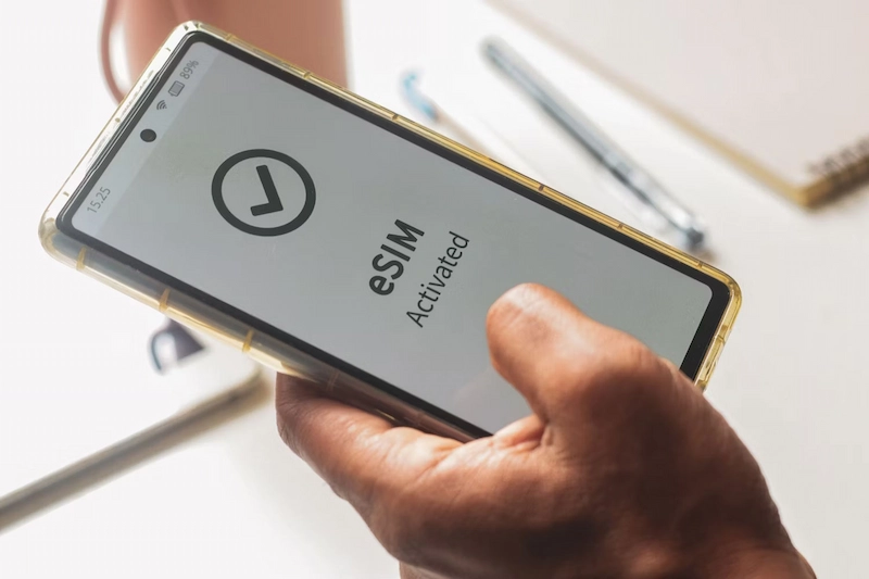 eSIM là gì? Tất tần tật những điều bạn cần biết về eSIM - TravelEasy