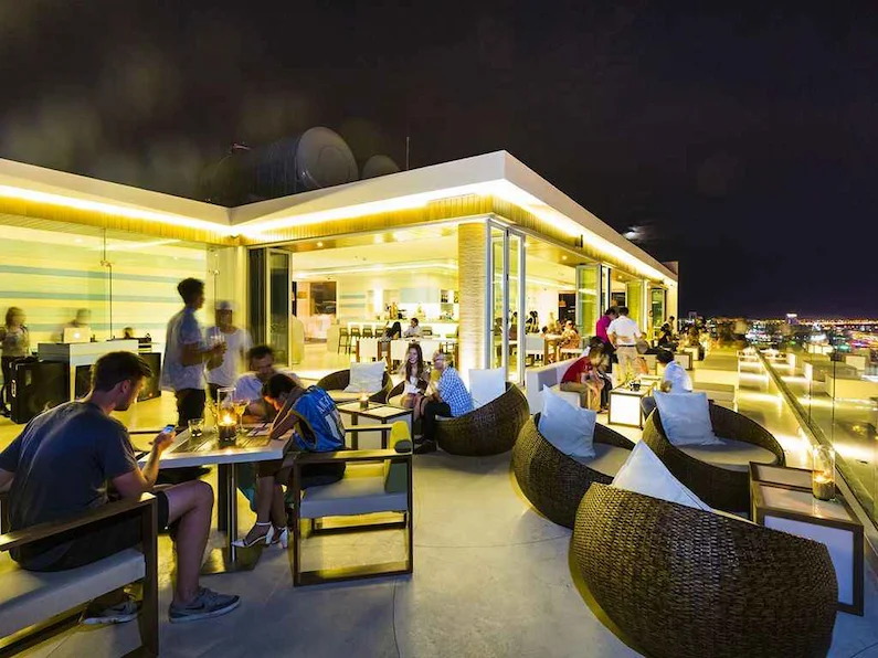 Top 12 rooftop, nhà hàng xem pháo hoa Đà Nẵng view đẹp - Travel Easy