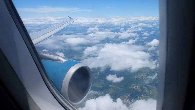 Kinh nghiệm đi máy bay lần đầu - TravelEasy