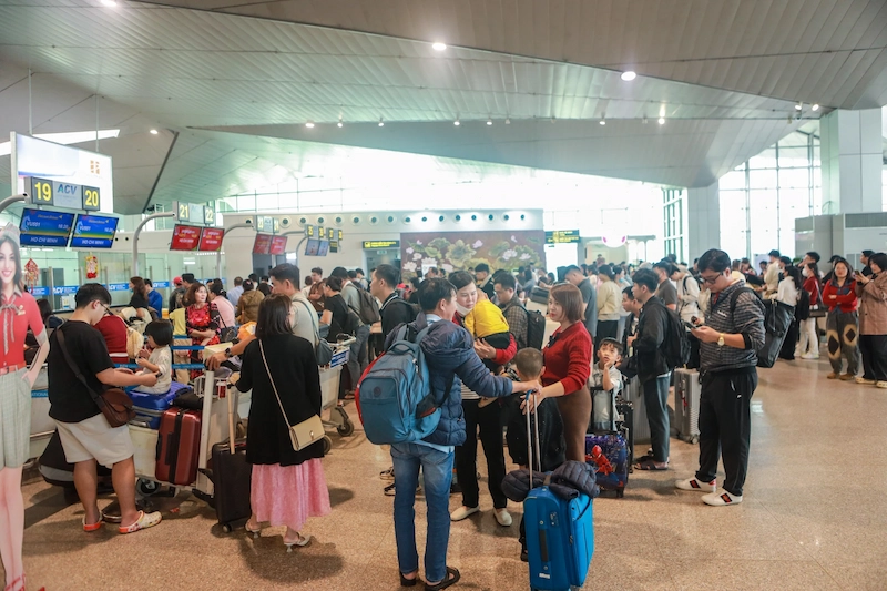 Vé máy bay Tết Sài Gòn Vinh - TravelEasy