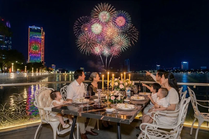 Top 12 rooftop, nhà hàng xem pháo hoa Đà Nẵng view đẹp - Travel Easy